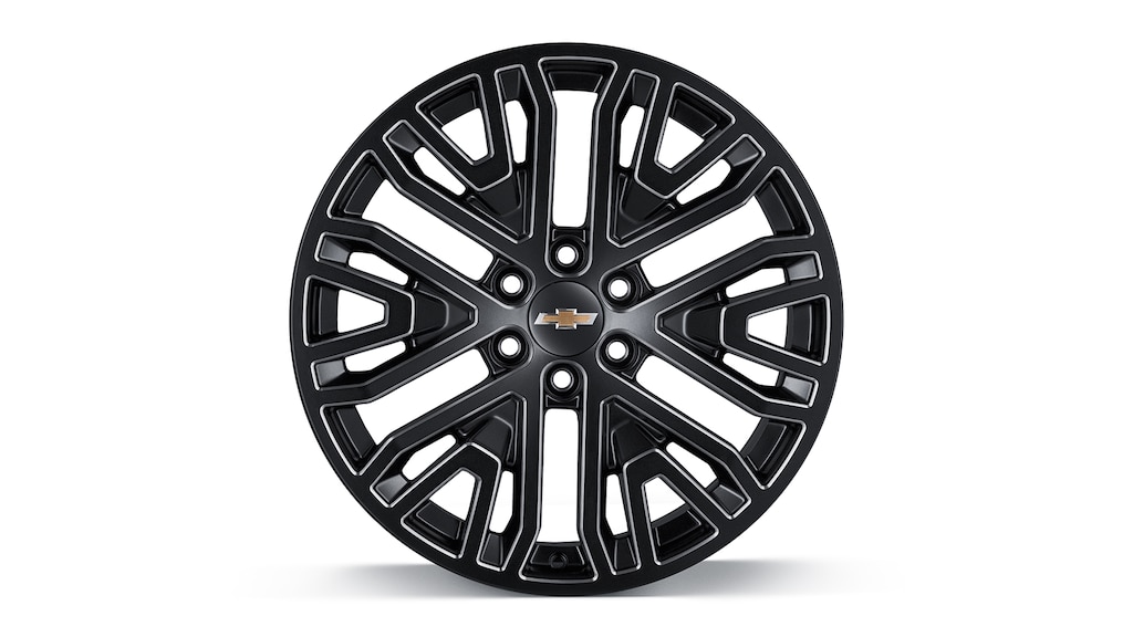 Rin en aluminio de 22 pulgadas negro con detalles en plata para tu camioneta Chevrolet Silverado Turbo 2025